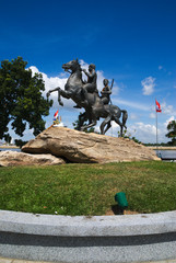 statue de cavaliers Phnom Penh