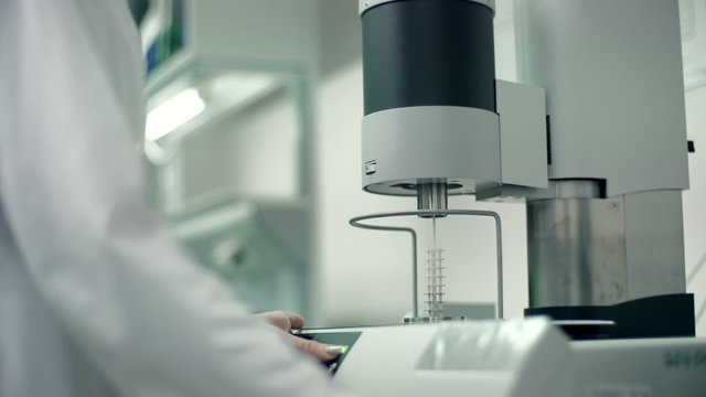 Nanobalance