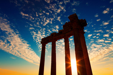 Ancient Greek ruins in the Turkish city of Side © luchschenF