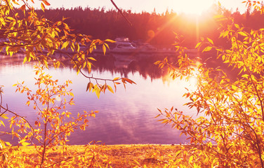 Obraz na płótnie Canvas Autumn lake