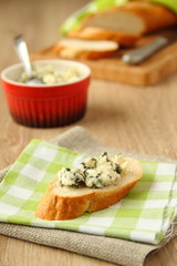Fresh sliced bread with blue cheese