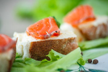 bread with cheese and salted salmon