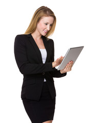 Businesswoman use of tablet