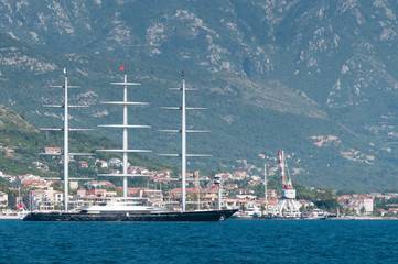 Naklejka premium Yacht in Tivat