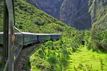 Fotobehang Machu Picchu Trein naar Machu Picchu