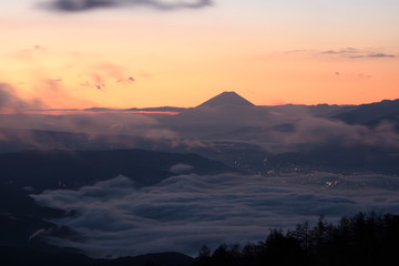 雲海の富士山