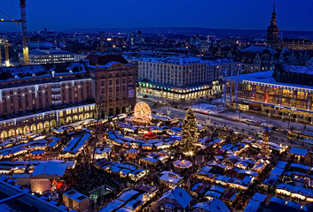 Dresden weihnachtsmarkt im Schnee