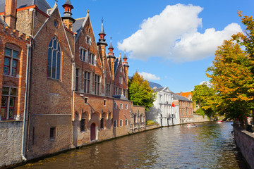 Fototapeta premium Boat with tourists on the channel, Bruges, Belgium