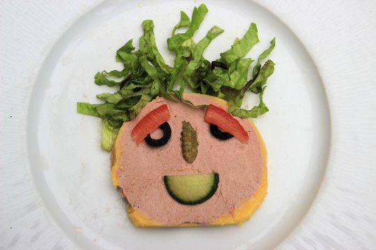 SMILEAT: Funny duck foie gras with wink
