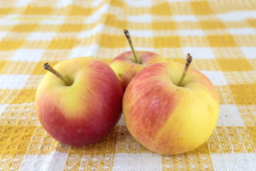 Red apple