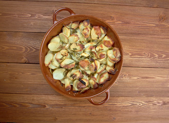 Potato and onion gratin