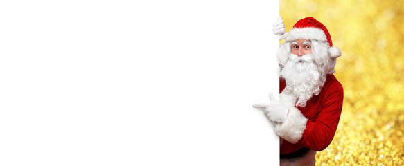 Leere Wand und Weihnachtsmann