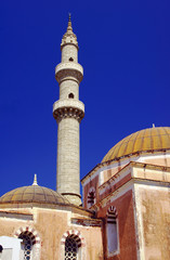 Obraz premium Turkish mosque with minaret in Rhodes, Greece..