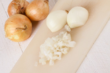 Whole, peeled and diced brown onion