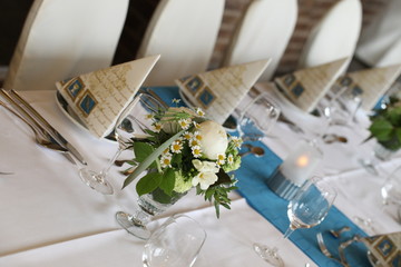 Gedeckter Feststagstisch