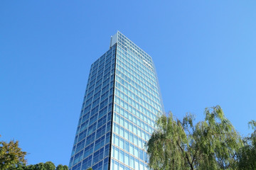 オフィスビル・青空
