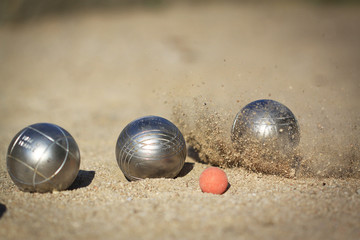 3 boules de p&eacute;tanque