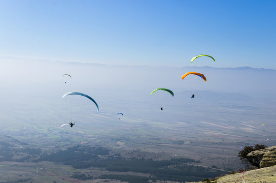 Paragliders showing their amazing skill