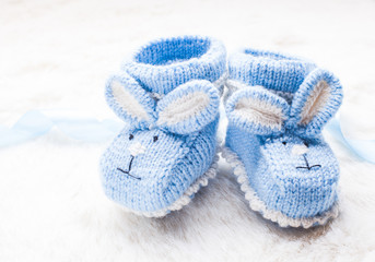 Fototapeta na wymiar Knitted baby booties