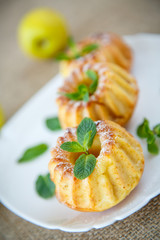 sweet apple muffins