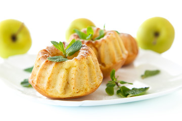 sweet apple muffins
