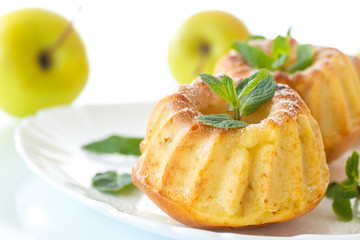 sweet apple muffins