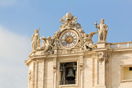 Fototapeta Clock and bell at St. Peter's Basilica in the Vatican