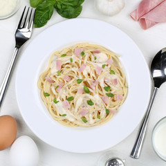 Spaghetti Carbonara Nudeln Gericht von oben