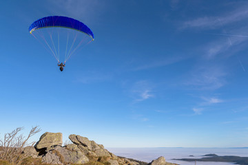parapentiste dans le ciel vosgien