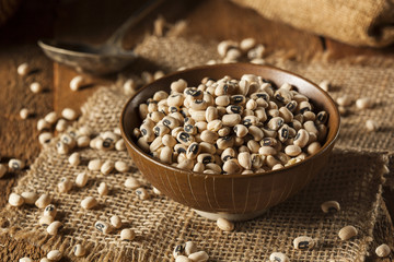 Organic Dry Black Eyed Peas © Brent Hofacker