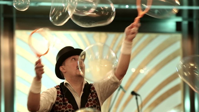 Bubble show at the festival.