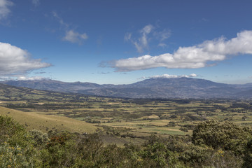 Fototapeta na wymiar Landscape of Quito with Pichincha volcano