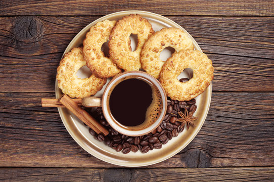 Plate with coffee and cookies