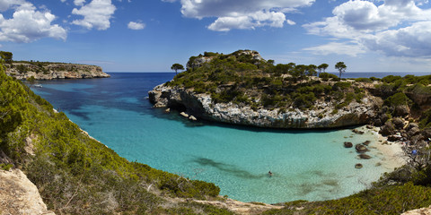 Obraz premium Cala Des Moro, Küstenlinie, Panorama