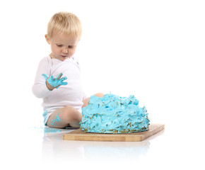 Baby smashing cake