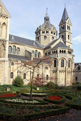 Fototapeta na wymiar münsterkirche in roermond