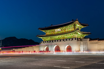Obraz premium Gwanghwamun Gate at Night