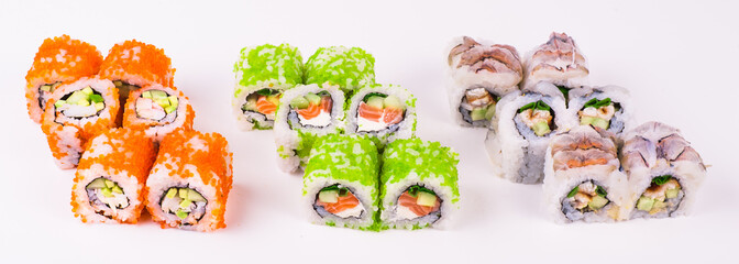 Fototapeta premium three sushi rolls