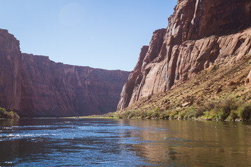 Fototapeta na wymiar rafting the colorado river