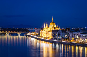 Fototapeta na wymiar Budapest, Parliament and Danube at night