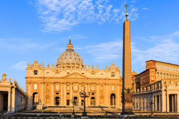 Fototapeta na wymiar St. Peter's Basilica and St. Peter's Square, Vatican City