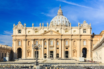 Fototapeta na wymiar St. Peter's Basilica and St. Peter's Square, Vatican City
