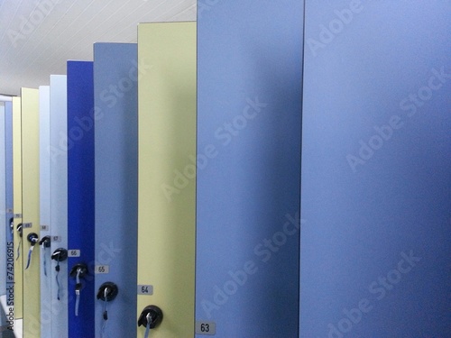 "Schrank im Schwimmbad" Stockfotos und lizenzfreie Bilder auf Fotolia