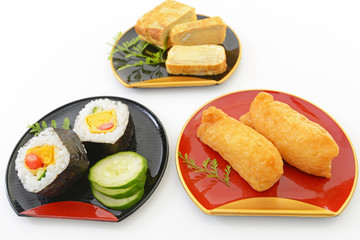 巻き寿司と稲荷寿司