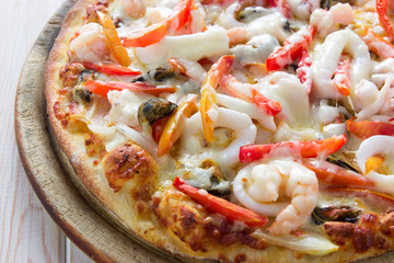 Seafood pizza - 74217787
