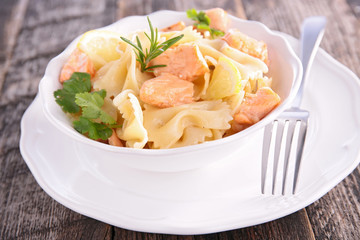 pasta with salmon