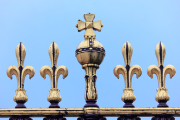 Fototapeta na wymiar Detail from entrance gate in Buckingham palace