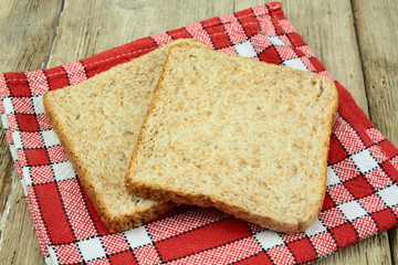 tranches de pain complet