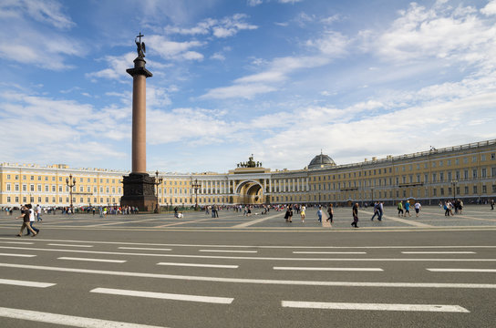 Palace Square in Saint-Petersburg