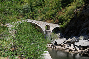 Fototapeta na wymiar Antico ponte del diavolo - Bulgaria